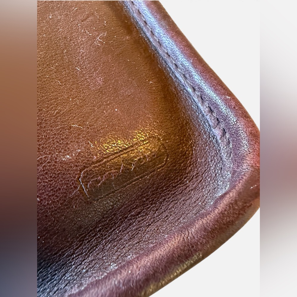 Vintage late 70’s early 80’s oxblood COACH leather cosmetic case. - Picture 3 of 6